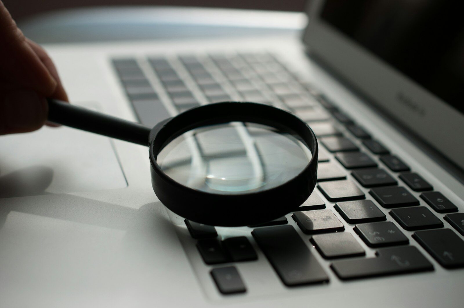 Website mit Aufschlag verkaufen 2026: 10 bewährte Strategien für Unternehmer im DACH-Raum – von der Audit-Vorbereitung über die Dokumentation bis zur Vermarktung. Maximieren Sie Ihren Verkaufspreis.