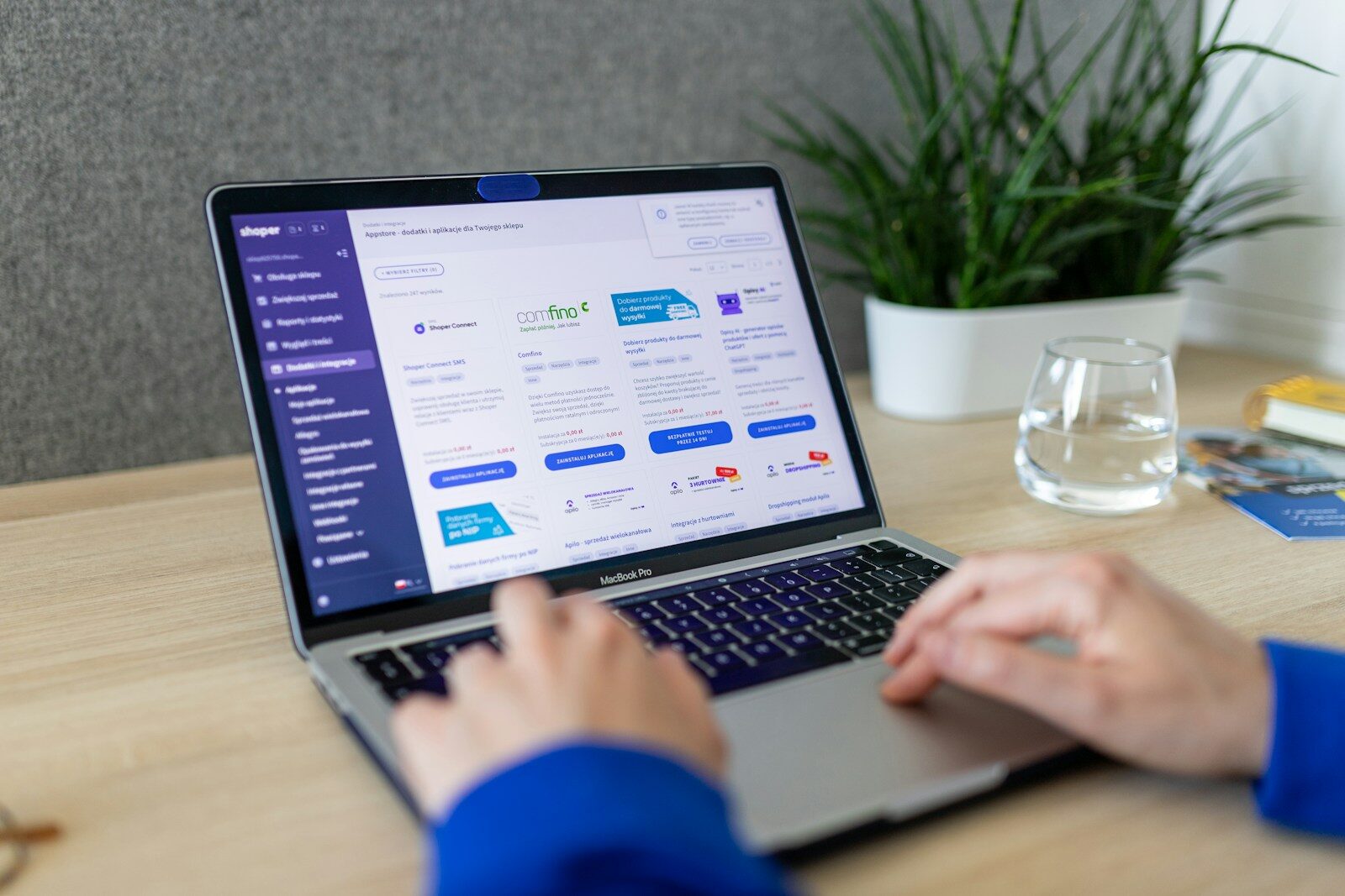E-Commerce-Unternehmen bewerten 2026: Wie Unternehmer und Investoren im DACH-Raum Online-Shops fundiert analysieren, Bewertungsfaktoren verstehen und profitable Akquisitionen realisieren.