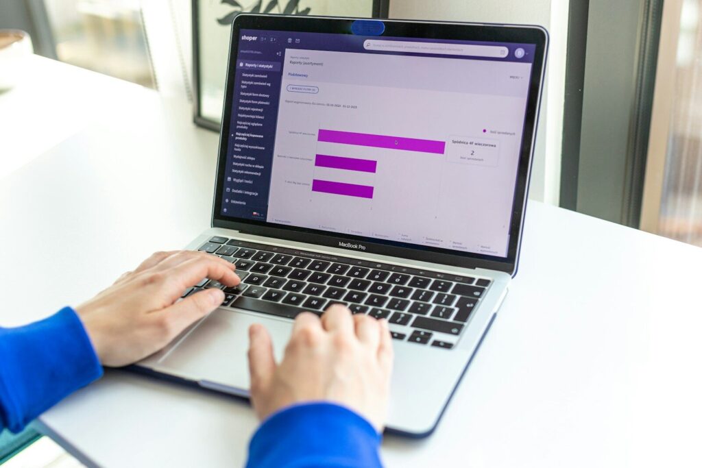 Online Business gründen im DACH-Raum 2026: Was es ist, welche Modelle es gibt und warum jetzt der richtige Zeitpunkt ist Online Business gruenden DACH 2026: Was ein Online Business ist, welche Geschaeftsmodelle es gibt, welche Chancen der digitale Markt in Deutschland, Oesterreich und der Schweiz bietet und was Sie als Grundlage benoetigen.