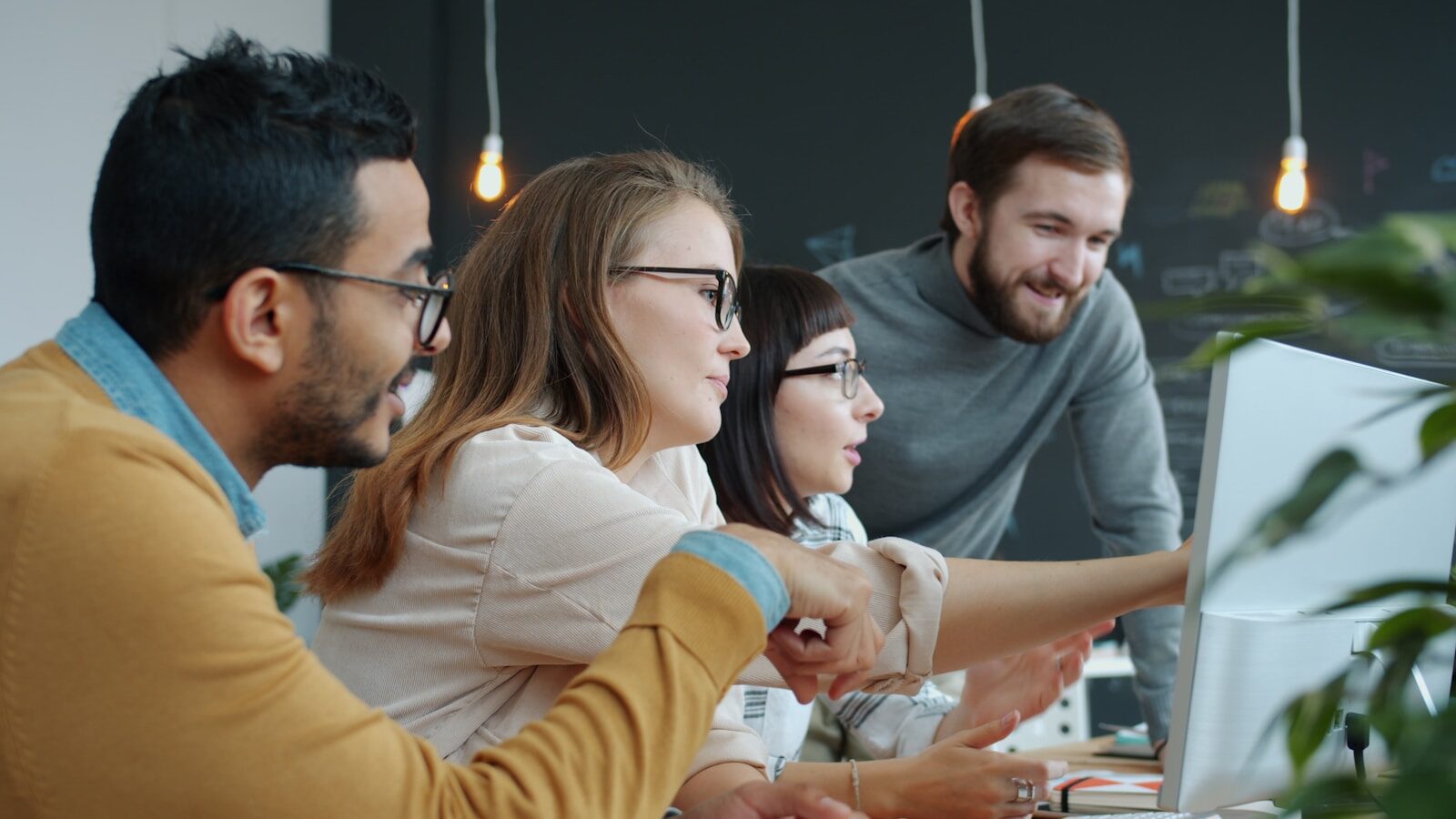 Unternehmen gruenden DACH vs Ausland 2026: Wann lohnt sich eine Gruendung in Deutschland, Oesterreich oder der Schweiz – und wann sind Estland mit e-Residency, Irland oder andere Laender sinnvoll? Chancen, Risiken und Empfehlungen fuer jeden Gruendertyp.